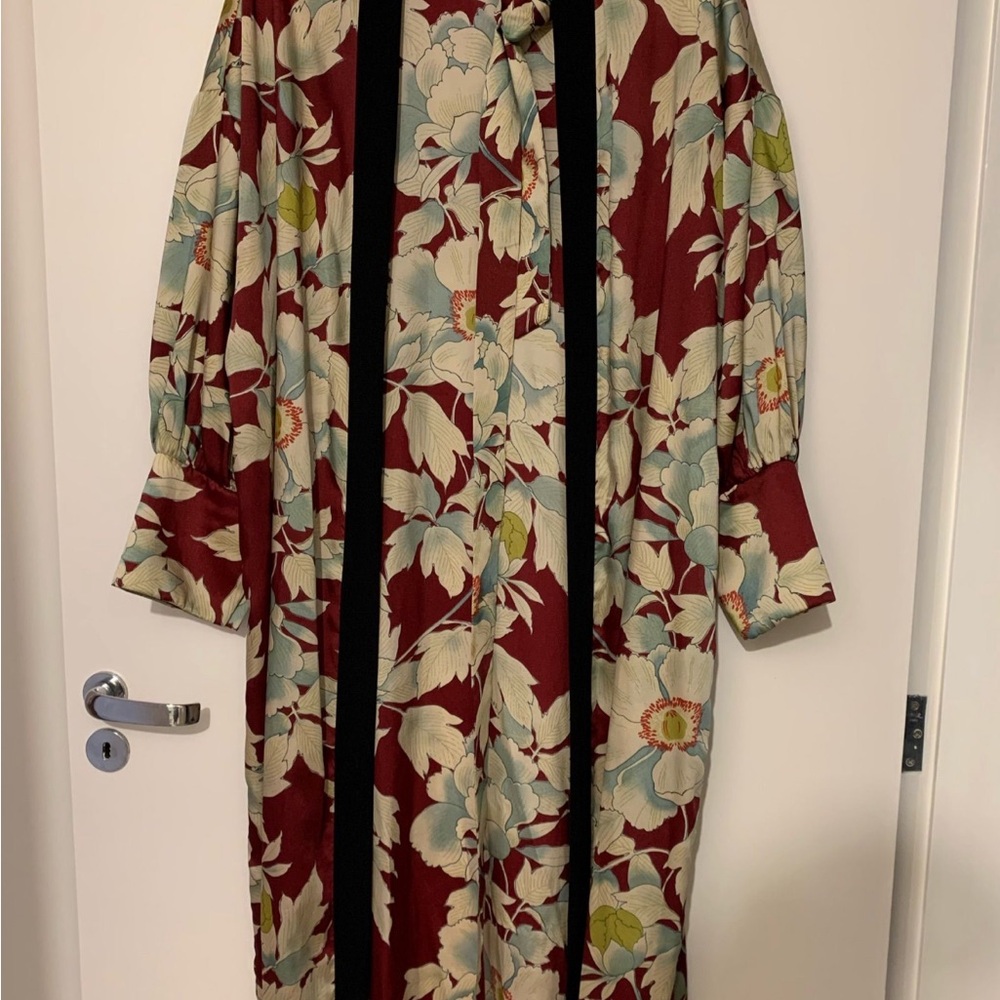 ZARA Burgundy Peony Floral Print Satin Kimono Full Length Blogger Favorite - Picture 2 of 6